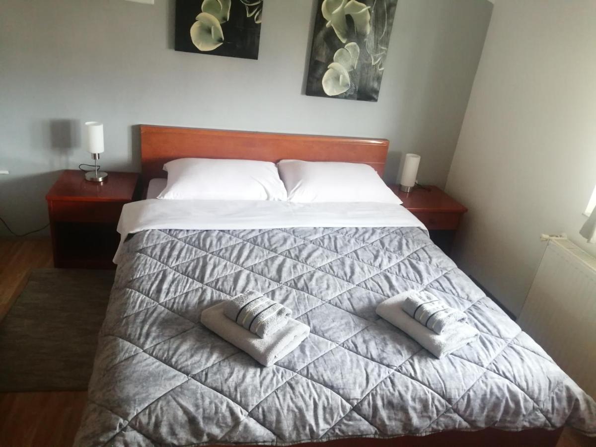 Guest House Neno Ogulin Exterior foto