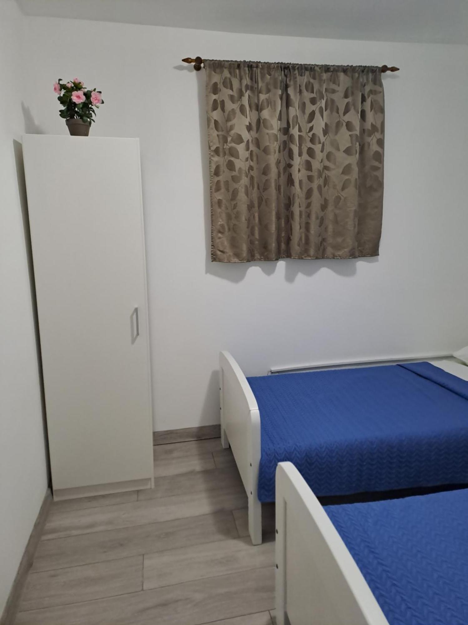 Guest House Neno Ogulin Exterior foto